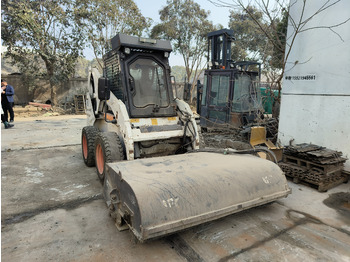 Mini încărcător BOBCAT