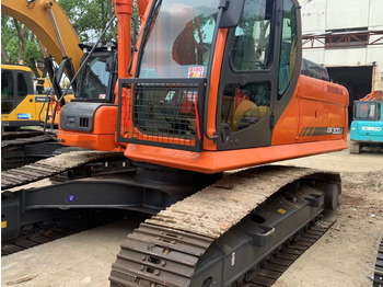 Excavator pe şenile DOOSAN DX300