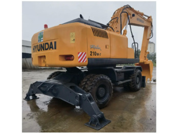 Excavator pe roţi HYUNDAI