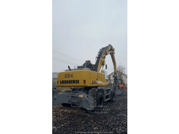 Excavator pe roţi LIEBHERR