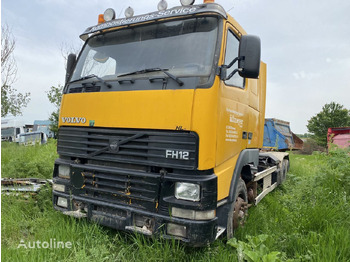 Camion cu cârlig VOLVO