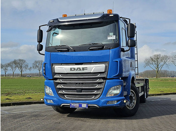 Camion cu cârlig DAF CF