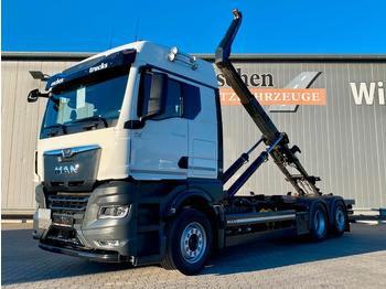 Camion cu cârlig MAN TGX 26.510