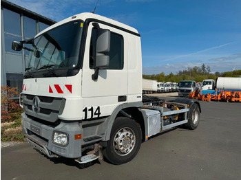 Camion şasiu MERCEDES-BENZ Actros 1832