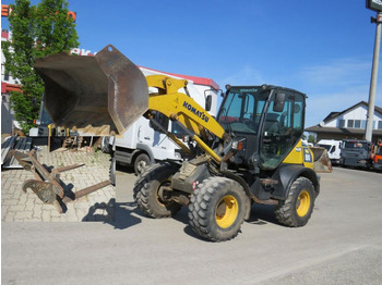 Încărcător frontal pe pneuri KOMATSU WA80