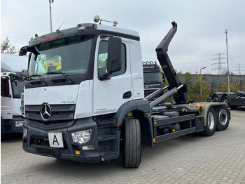 Camion cu cârlig MERCEDES-BENZ Antos 2543