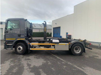 Camion cu cârlig MAN TGM 15.250