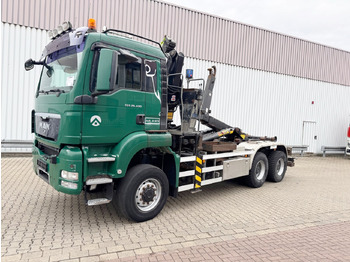 Camion cu cârlig MAN TGS 26.400