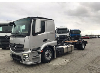 Maşină de tractare MERCEDES-BENZ Actros 1846