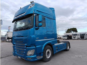 Cap tractor DAF XF 530