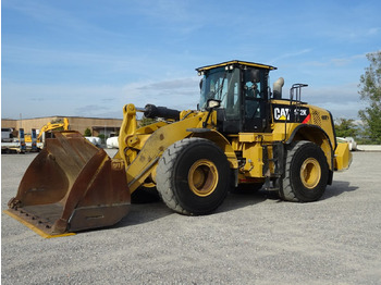 Încărcător frontal pe pneuri CATERPILLAR 972K