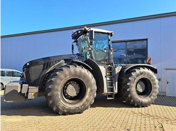 Tractor agricol CLAAS Xerion 4000