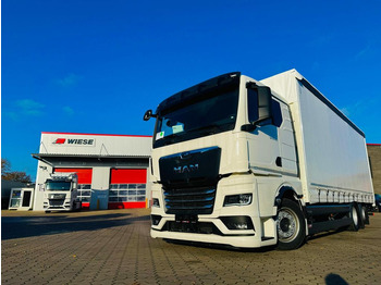 Camion cu prelată MAN TGX 26.440