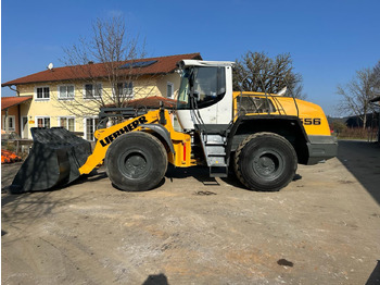 Încărcător frontal pe pneuri LIEBHERR L 556