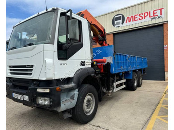 Camion platformă IVECO Trakker