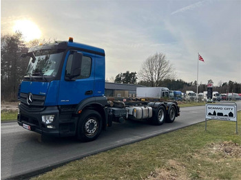 Camion container de gunoi MERCEDES-BENZ Antos 2546