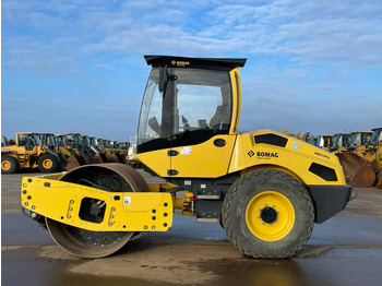 Cilindru compactor BOMAG