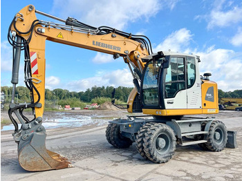 Excavator pe roţi LIEBHERR A 914