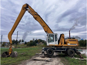 Excavator pentru manipulare de materiale Liebherr 934: Foto 2