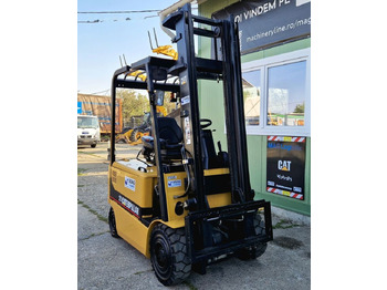 Stivuitor cu catarg retractabil CATERPILLAR EP