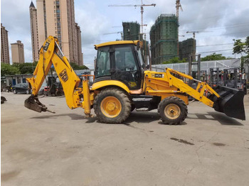 Buldoexcavator JCB 3CX