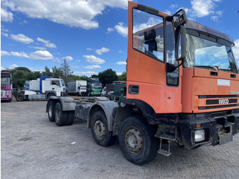 Camion şasiu IVECO EuroTrakker