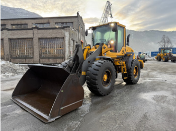 Încărcător frontal pe pneuri VOLVO L70G