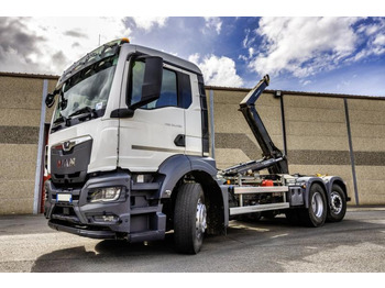 Camion cu cârlig MAN TGS 26.430