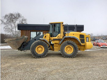 Încărcător frontal pe pneuri VOLVO L120G