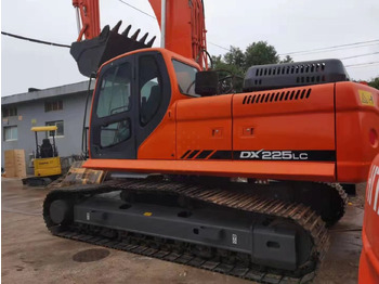 Excavator pe şenile DOOSAN DX225LC