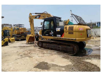 Excavator pe şenile CATERPILLAR 320D