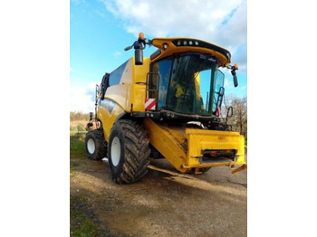 Combină de recoltat cereale NEW HOLLAND CX series