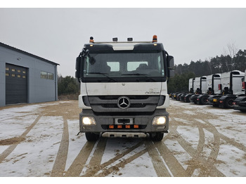 Camion cu cârlig MERCEDES-BENZ Actros 4144