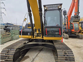 Excavator pe şenile CATERPILLAR 320D2