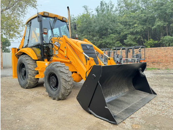 Buldoexcavator JCB 3CX