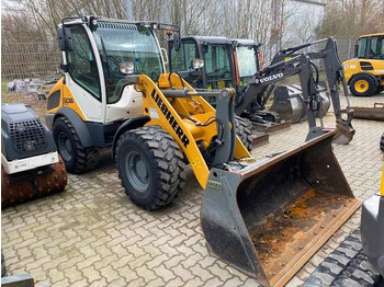 Încărcător frontal pe pneuri LIEBHERR L 506