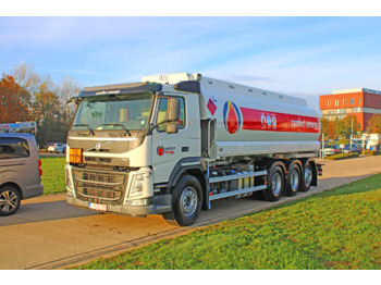 Camion cisternă VOLVO FM