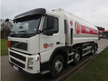 Camion cisternă VOLVO FM