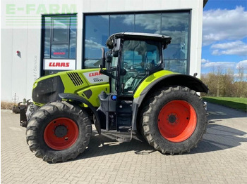 Tractor agricol CLAAS Axion 810