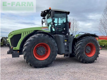 Tractor agricol CLAAS Xerion 4000