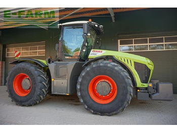 Tractor agricol CLAAS Xerion 4000