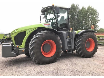 Tractor agricol CLAAS Xerion 4000