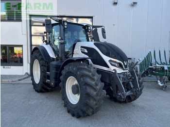 Tractor agricol VALTRA