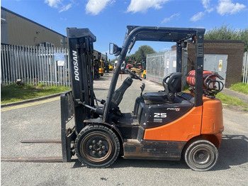 Leasing de Doosan G25P-5  Doosan G25P-5: Foto 1