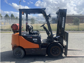 Leasing de Doosan G25P-5  Doosan G25P-5: Foto 4