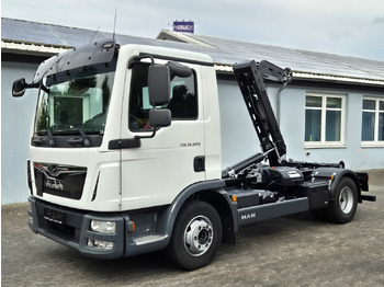 Camion cu cârlig MAN TGL 12.220