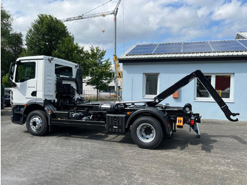 Camion cu cârlig MAN TGM 15.290