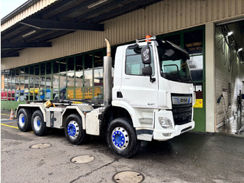 Camion cu cârlig DAF CF 450