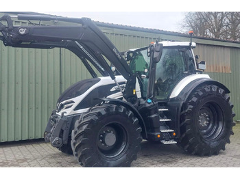 Tractor agricol VALTRA