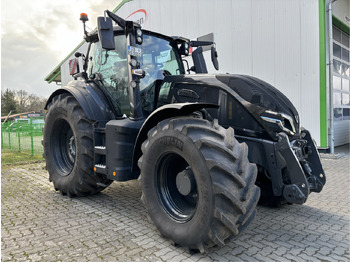 Tractor agricol VALTRA